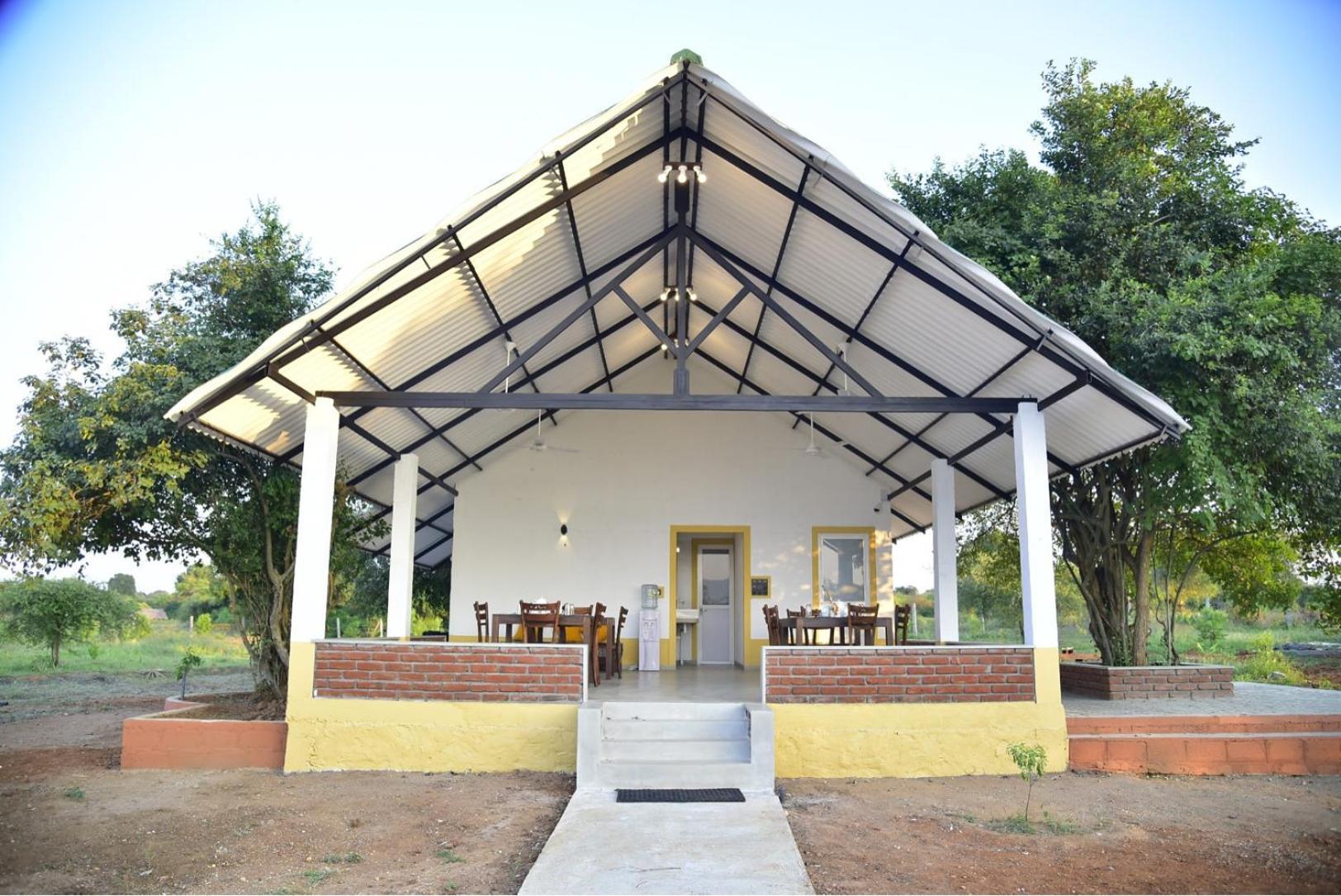 Thihawa Eco Huts Yala Bed and Breakfast Tissamaharama Buitenkant foto